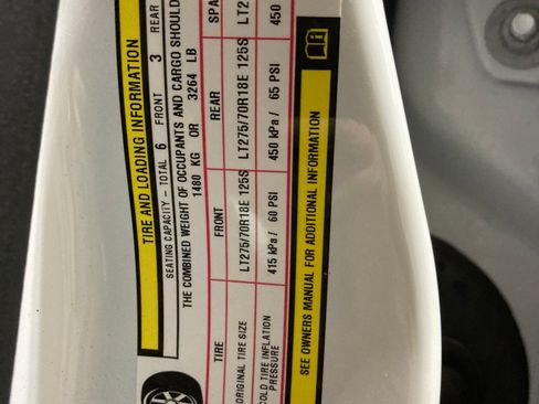 Used 2022 RAM 2500 Tradesman w/ Chrome Appearance Group image 12