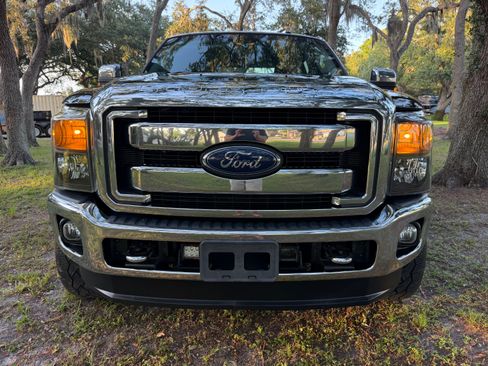 Used 2016 Ford F250 XLT w/ XLT Premium Package AWD/4WD image 12