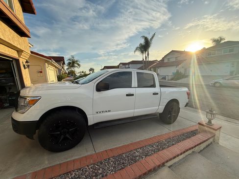 Used 2018 Nissan Titan S w/ S Utility Package RWD image 5
