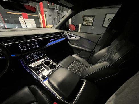 Used 2021 Audi SQ8 Prestige AWD/4WD image 18