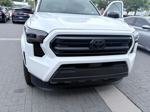Used 2024 Toyota Tacoma SR RWD image 2