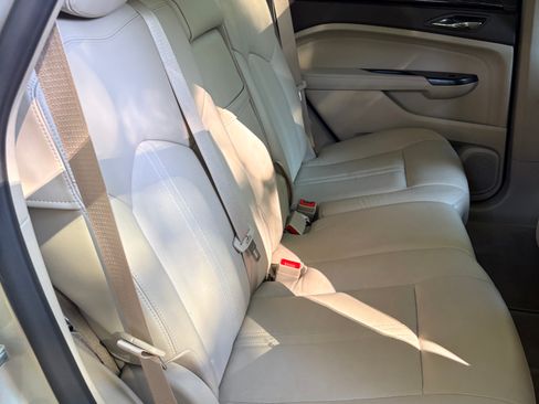 Used 2013 Cadillac SRX Luxury w/ Driver Awareness Package FWD image 9