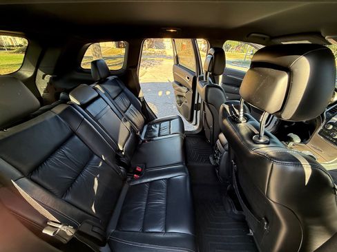 Used 2015 Jeep Grand Cherokee Limited w/ Trailer Tow Group IV image 16