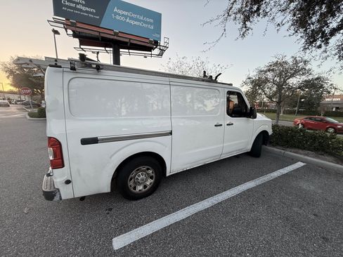Used 2018 Ford Transit Connect XLT image 9