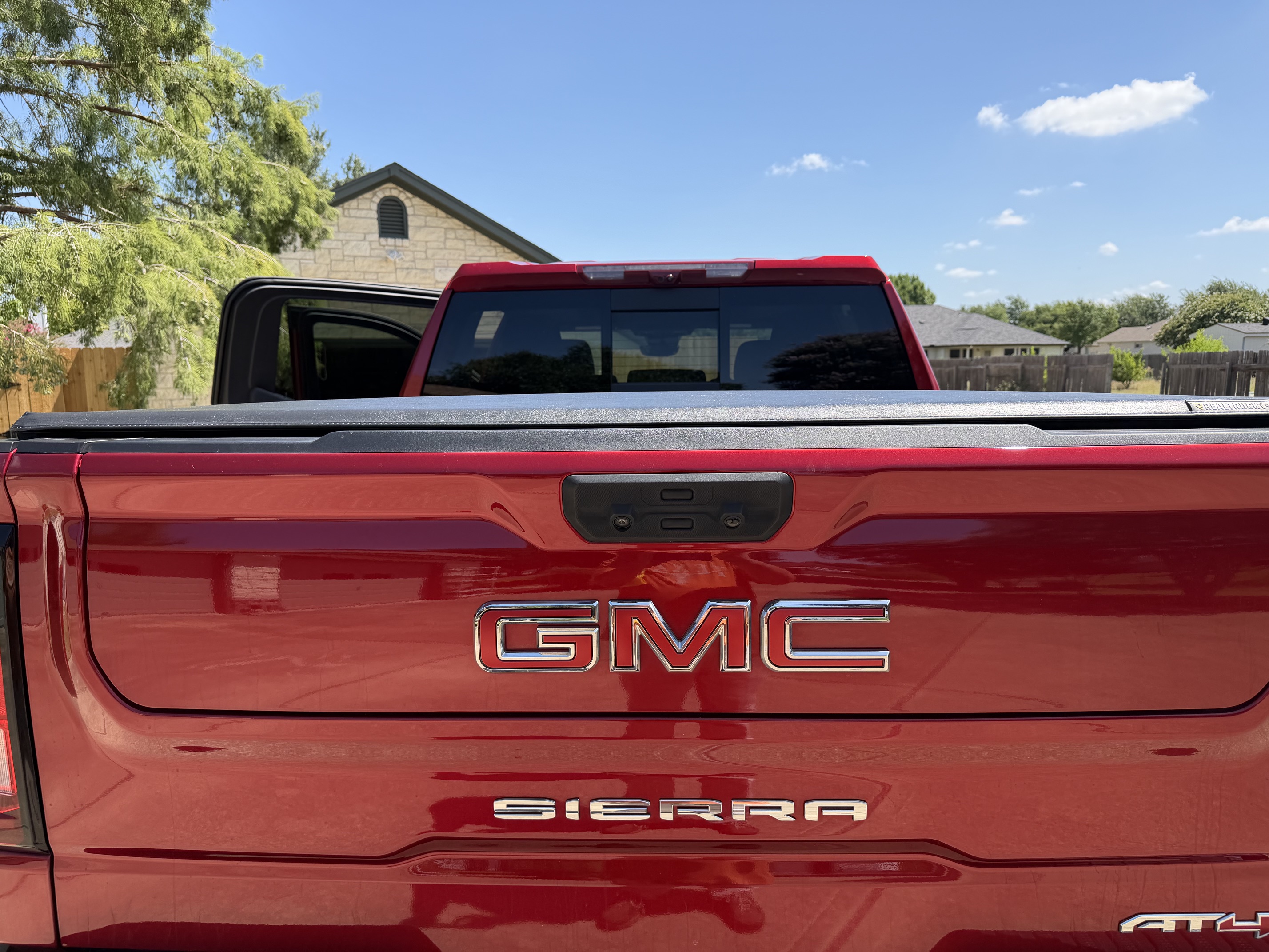 Used 2025 GMC Sierra 1500 AT4 w/ AT4 Premium Package AWD/4WD image 10