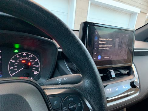 Used 2023 Toyota Corolla Cross AWD Hybrid image 11