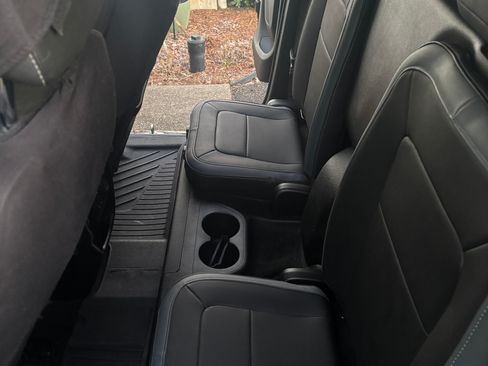 Used 2018 Chevrolet Colorado Z71 w/ Z71 Midnight Edition image 10