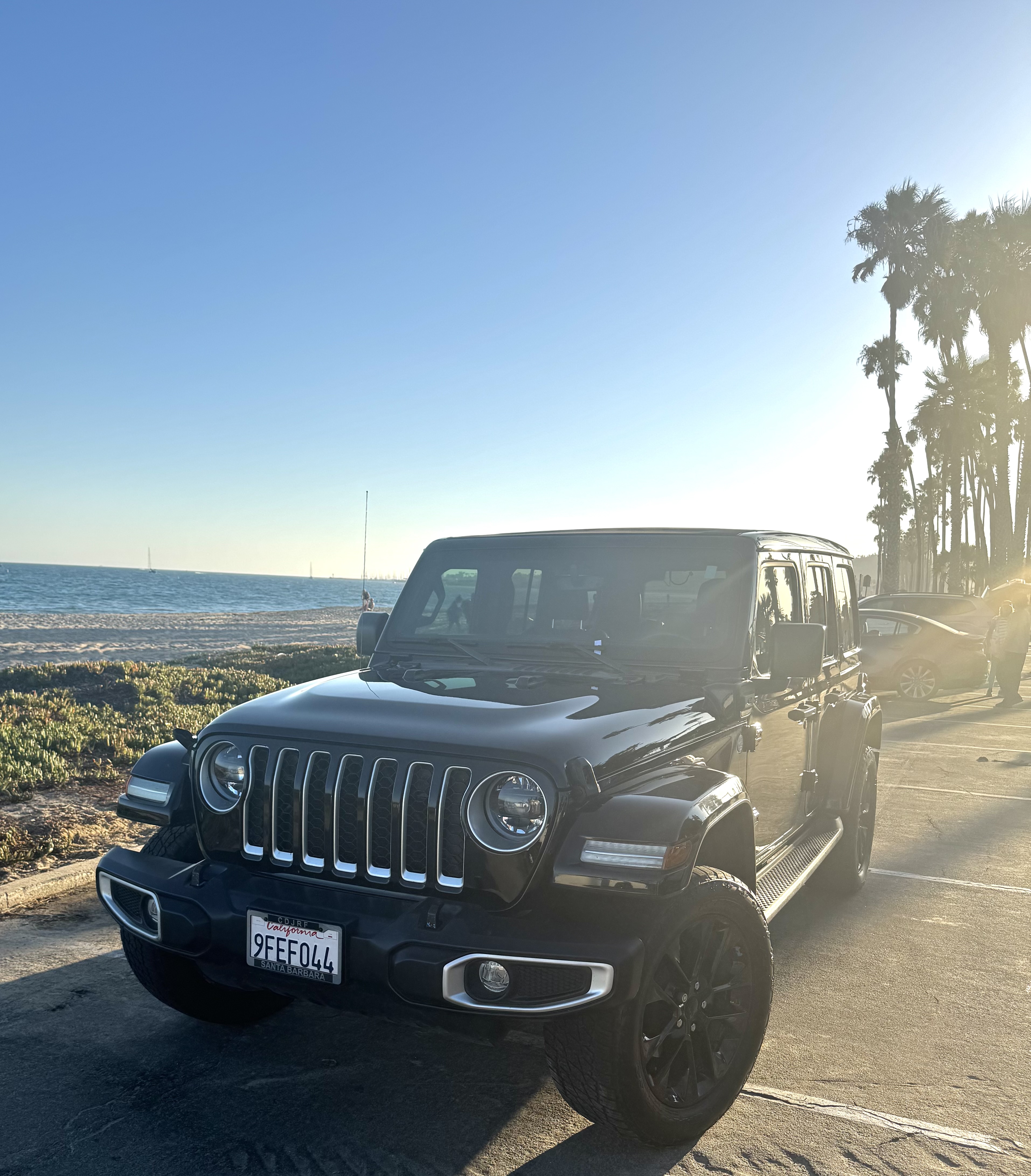 Used 2023 Jeep Wrangler Unlimited Sahara w/ Cold Weather Group AWD/4WD image 1