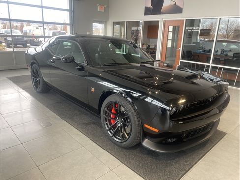 Used 2021 Dodge Challenger R/T Scat Pack w/ Dynamics Package image 14