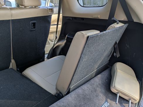 Used 2015 Mitsubishi Outlander SE image 11