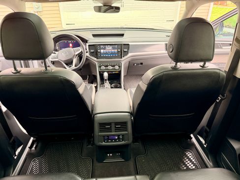 Used 2022 Volkswagen Atlas SEL Premium image 8