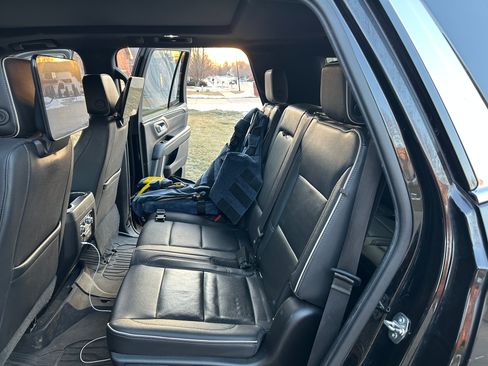 Used 2021 GMC Yukon SLT w/ SLT Luxury Plus Package image 19