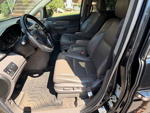 Used 2014 Honda Odyssey Touring Elite image 11