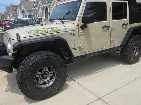 Used 2017 Jeep Wrangler Unlimited Sahara w/ Connectivity Group image 1