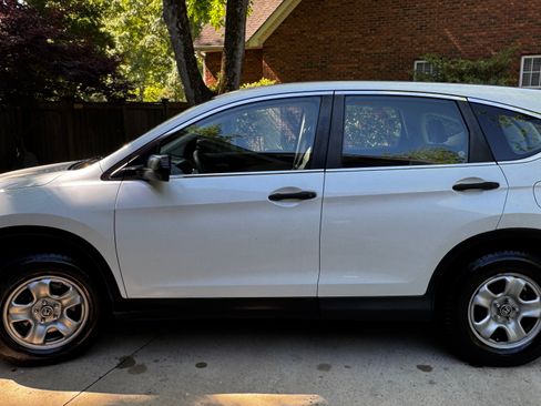 Used 2014 Honda CR-V LX image 2