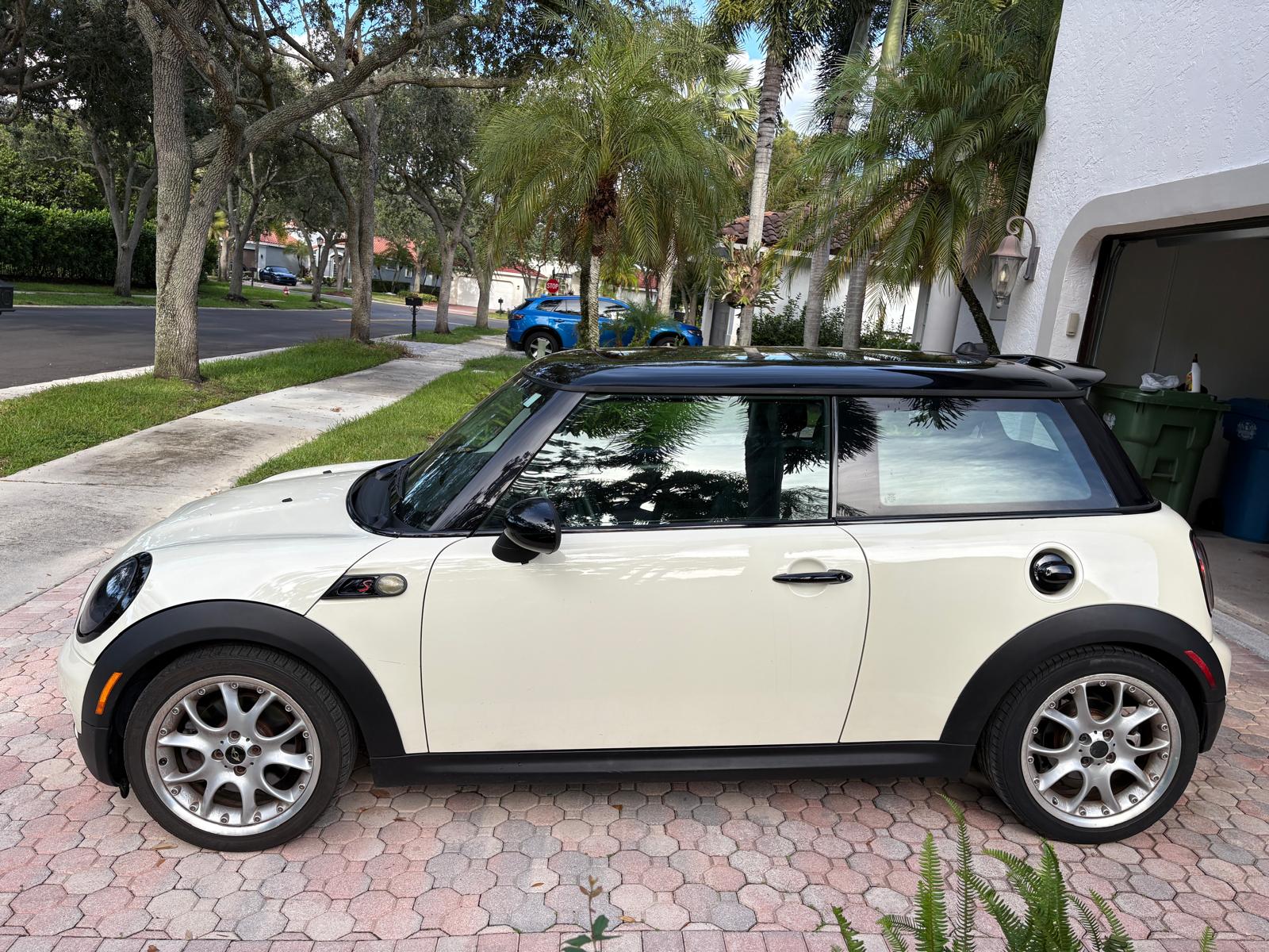 Used 2009 MINI Cooper S FWD image 10