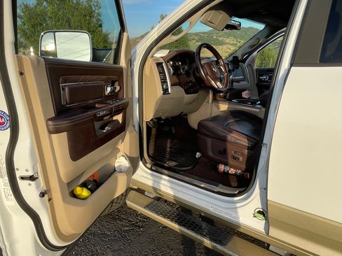 Used 2014 RAM 3500 Laramie Longhorn w/ Convenience Group AWD/4WD image 12