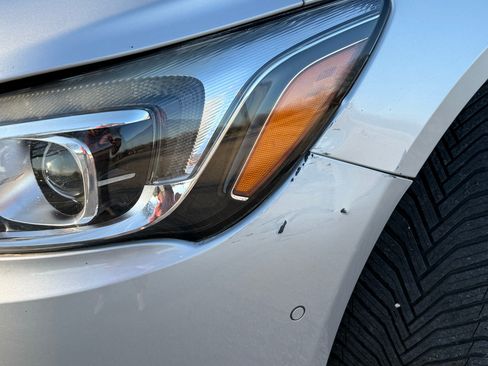 Used 2017 Buick LaCrosse Premium w/ Driver Confidence Package #2 FWD image 4