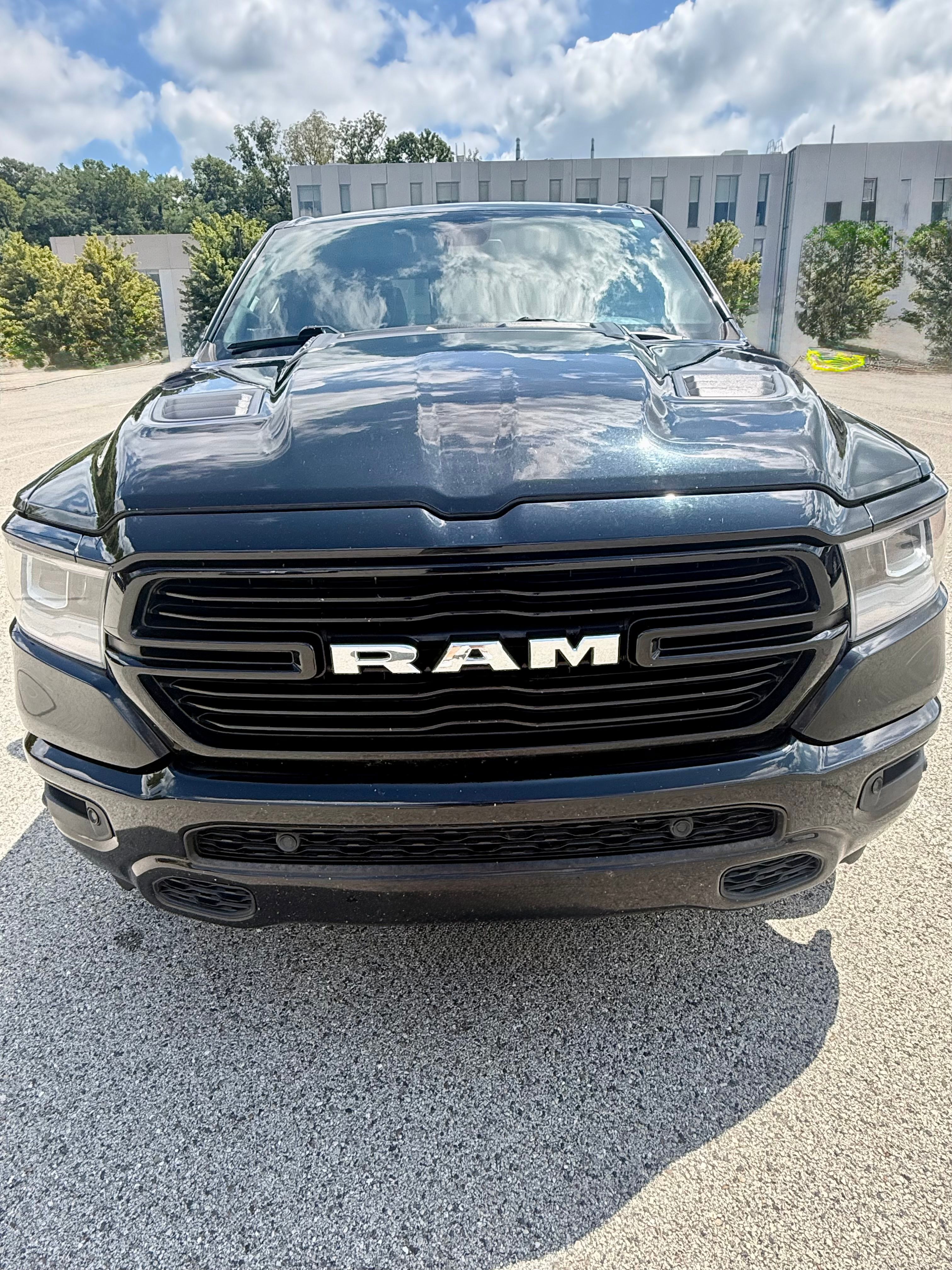 Used 2019 RAM 1500 Laramie w/ Sport Appearance Package AWD/4WD image 2