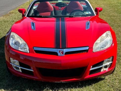 Used 2009 Saturn Sky w/ Premium Trim Package image 4