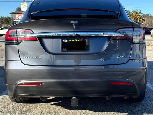 Used 2017 Tesla Model X 100D image 6