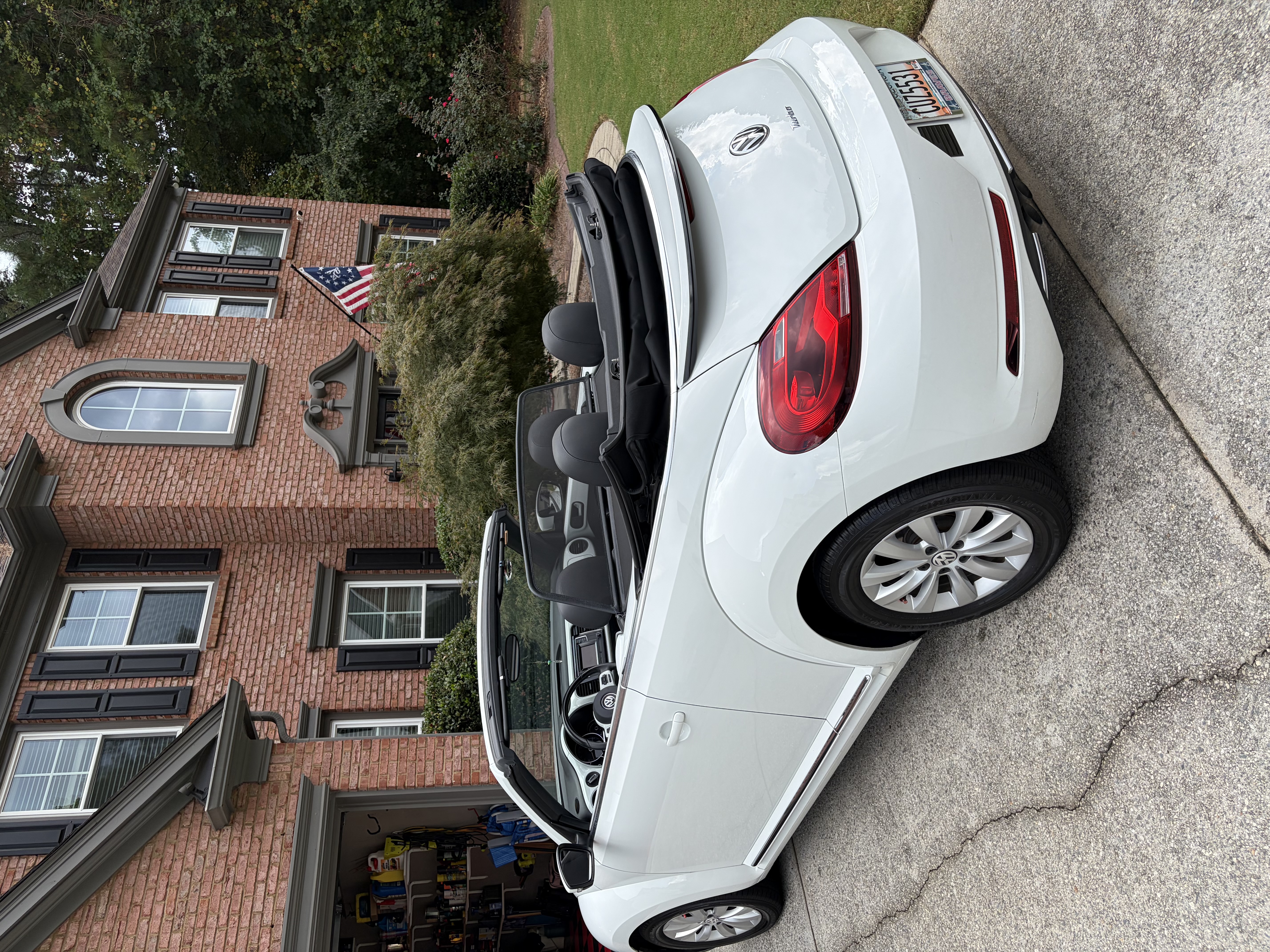 Used 2018 Volkswagen Beetle 2.0T SE FWD image 8