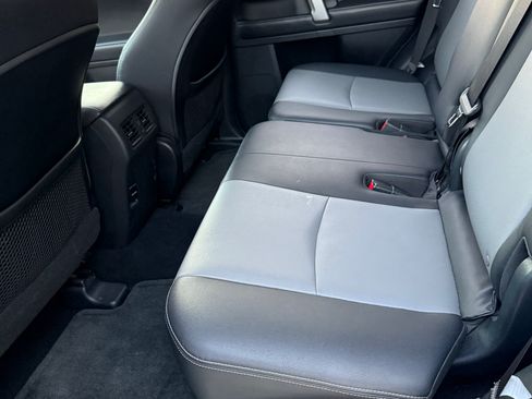 Used 2018 Toyota 4Runner SR5 Premium image 11