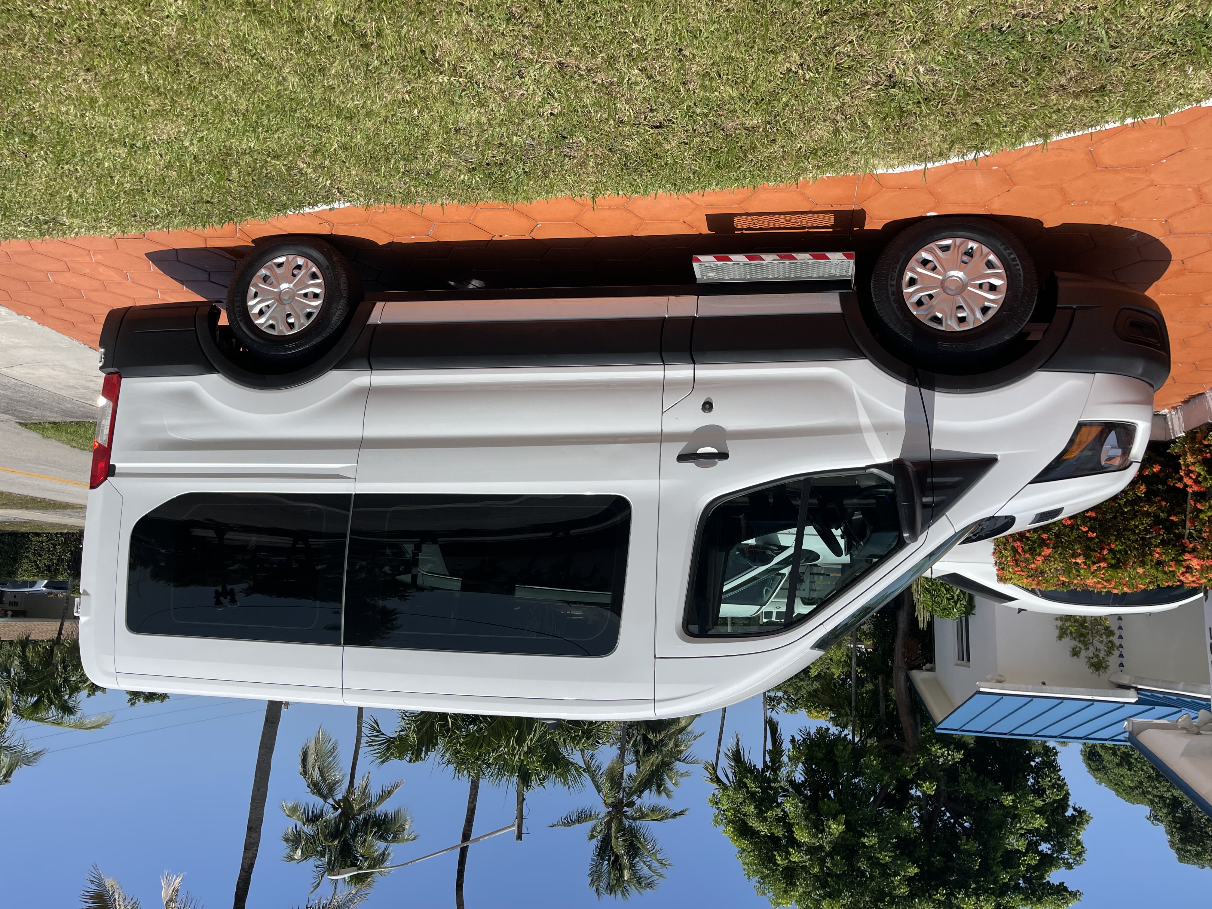 Used 2020 Ford Transit 150 XL RWD image 4