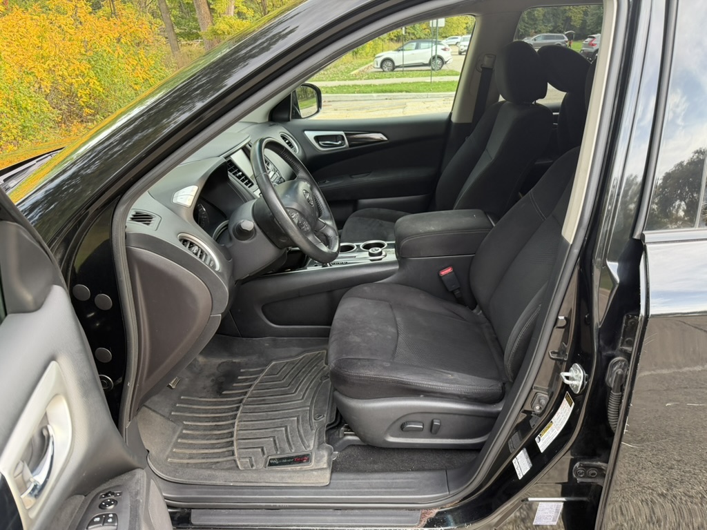 Used 2015 Nissan Pathfinder SV FWD image 6