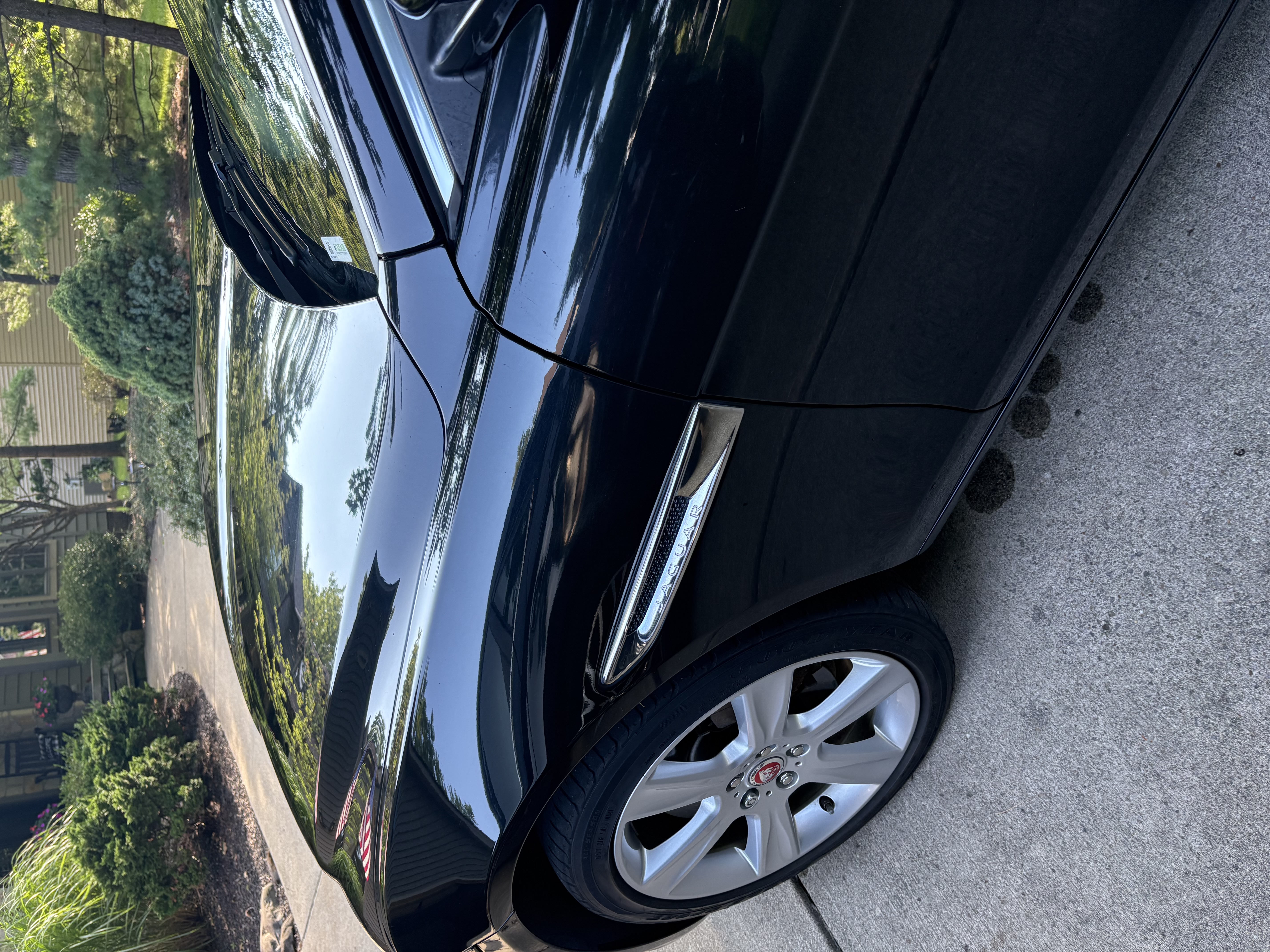 Used 2018 Jaguar XE Premium AWD/4WD image 8