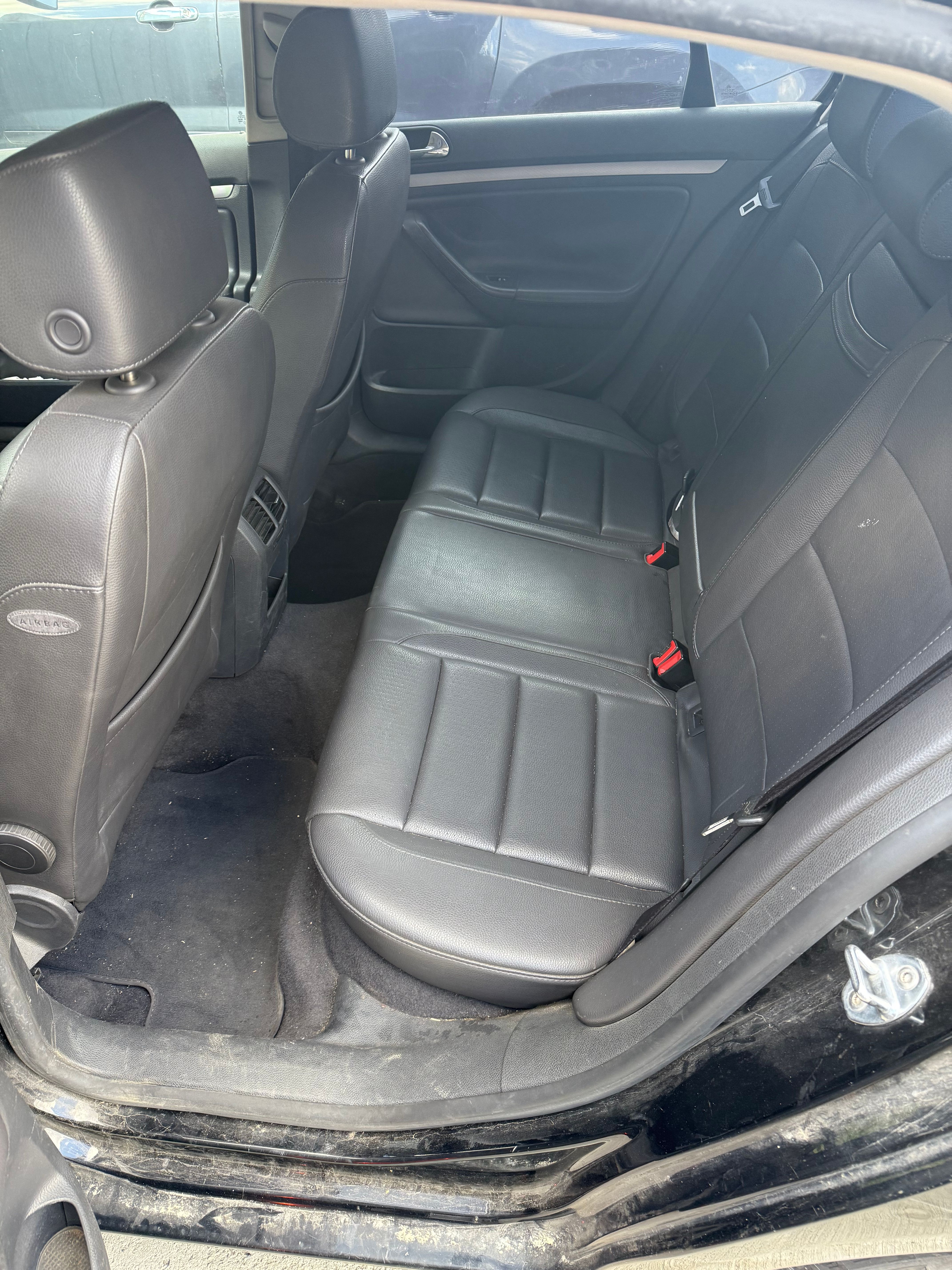 Used 2005 Volkswagen Jetta TDI FWD image 9