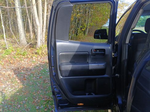 Used 2010 Toyota Tundra 4x4 Double Cab w/ SR5 Pkg image 24