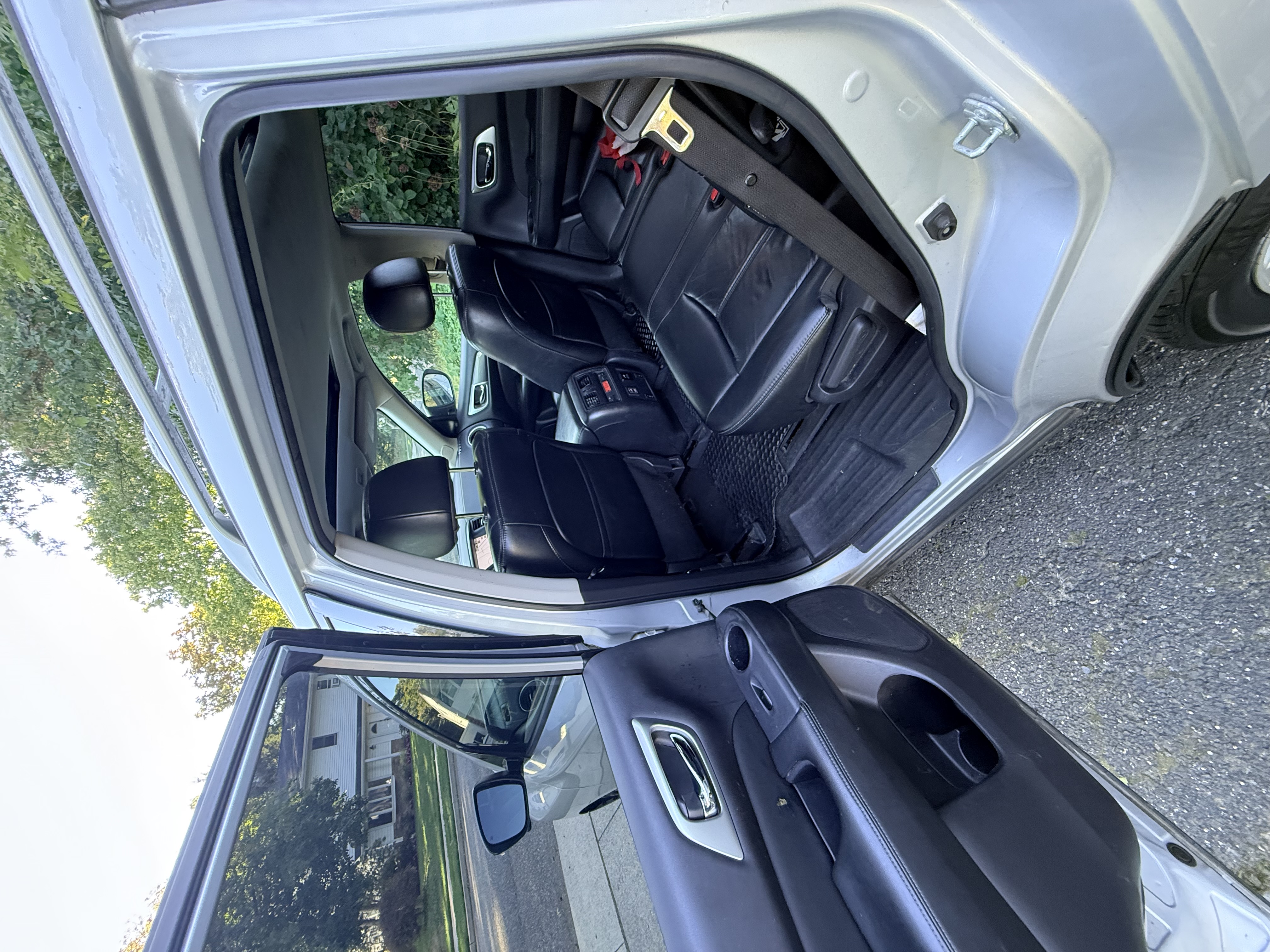 Used 2018 Nissan Pathfinder SL w/ SL Premium Package AWD/4WD image 30