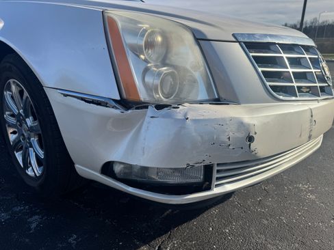 Used 2009 Cadillac DTS image 28