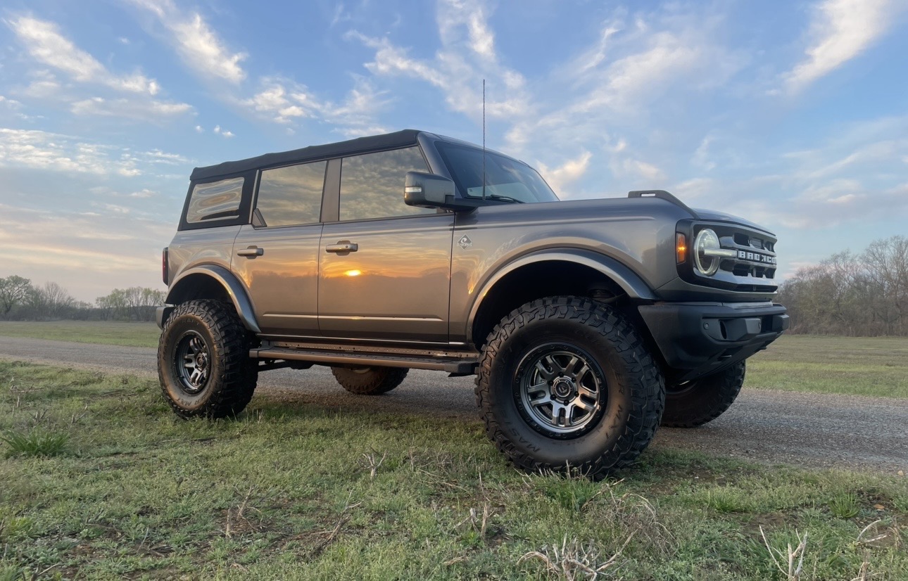 Used 2021 Ford Bronco Outer Banks AWD/4WD image 4