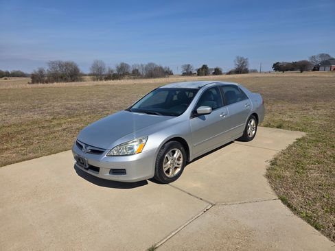 Used 2007 Honda Accord SE image 1