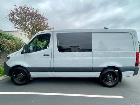 Used 2024 Mercedes-Benz Sprinter 2500 image 8