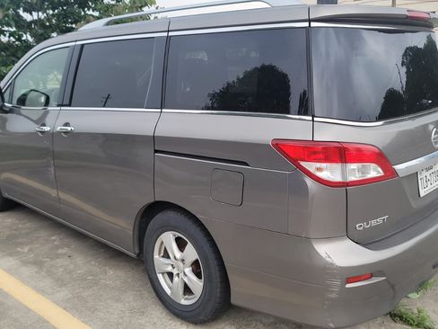 Used 2017 Nissan Quest SV FWD image 2