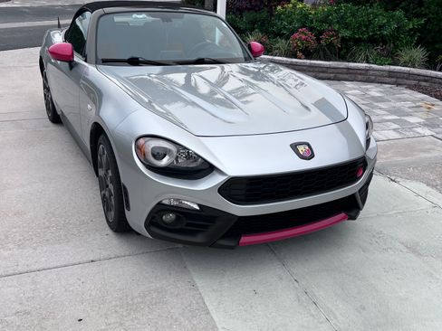 Used 2020 FIAT 124 Spider Abarth w/ Convenience Group image 2