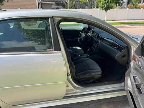 Used 2014 Chevrolet Impala LT w/ LT Sunroof Package FWD image 16