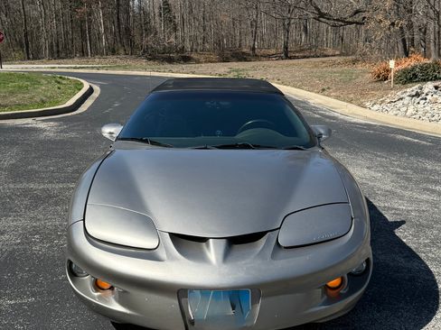Used 2001 Pontiac Firebird Convertible image 11