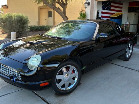 Used 2002 Ford Thunderbird image 2