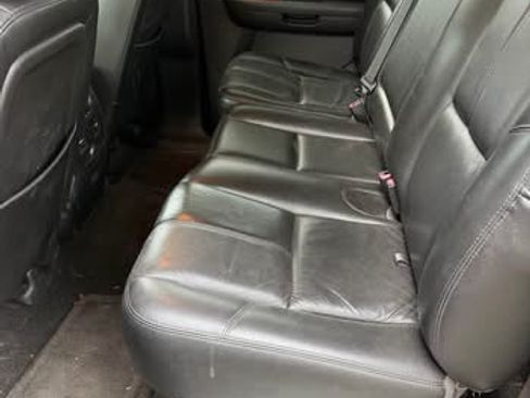 Used 2007 Chevrolet Avalanche LT w/ LT Preferred Equipment Group AWD/4WD image 9