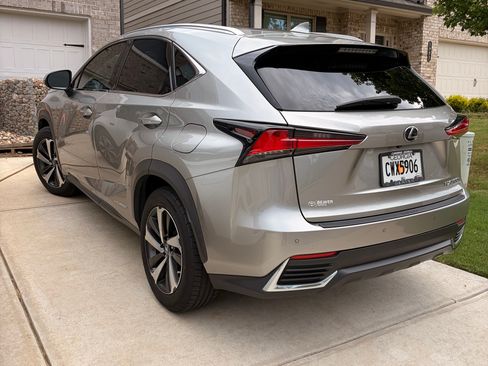 Used 2018 Lexus NX 300h AWD w/ Premium Package image 4