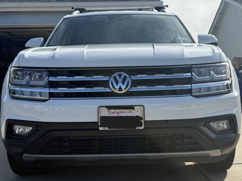 Used 2018 Volkswagen Atlas SE image 2