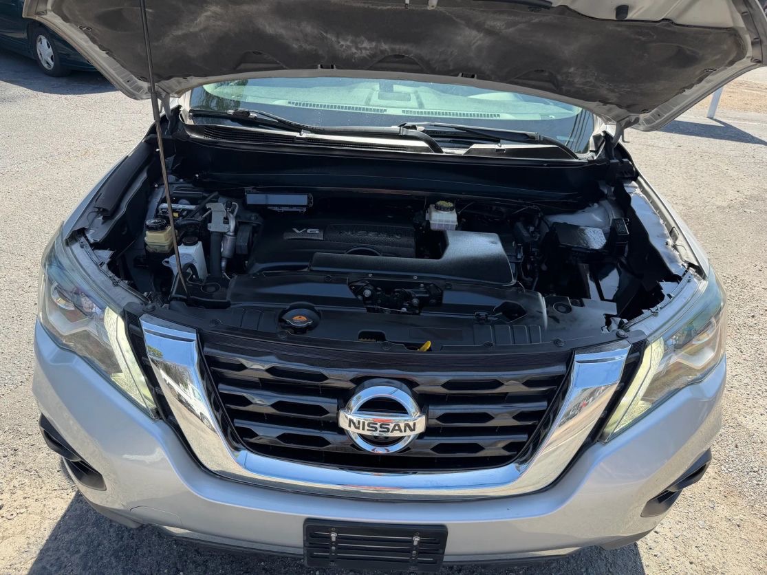 Used 2019 Nissan Pathfinder SL AWD/4WD image 15