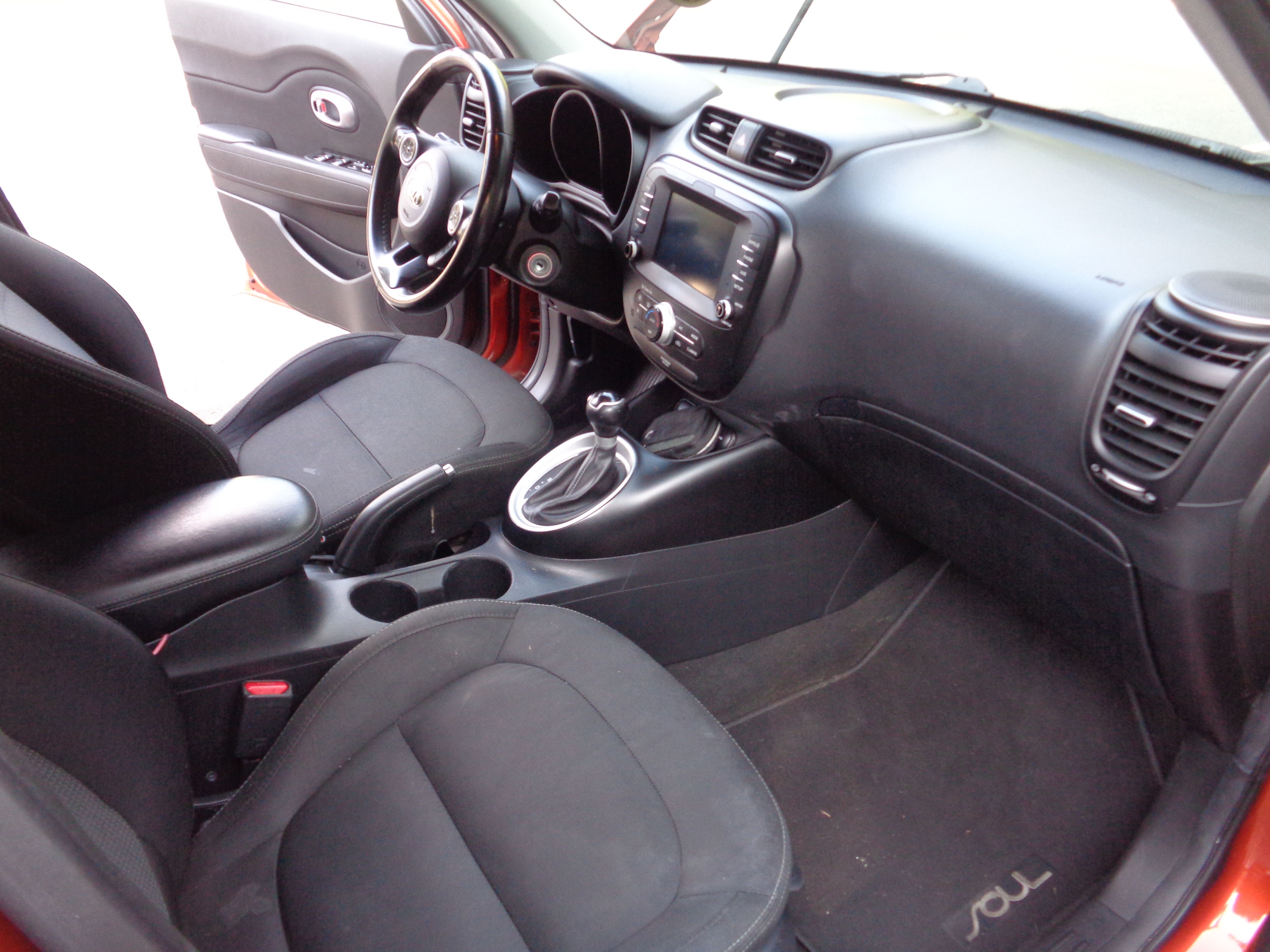 Used 2018 Kia Soul + FWD image 16