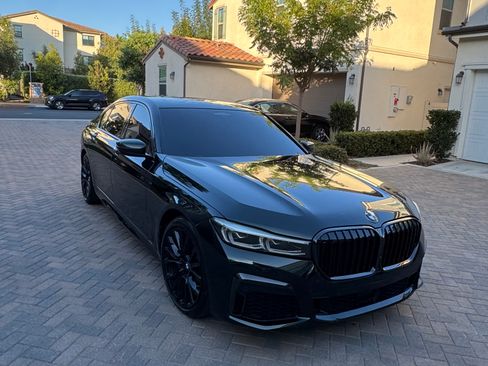 Used 2022 BMW 750Li xDrive AWD/4WD image 1
