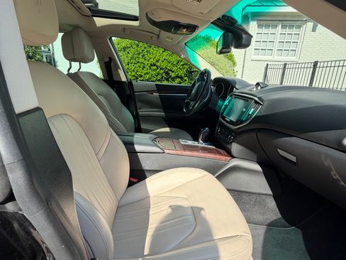 Used 2014 Maserati Ghibli RWD image 10