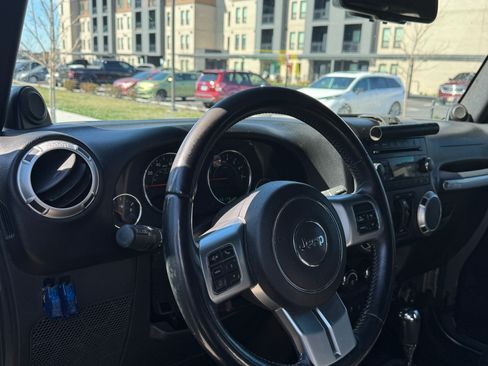 Used 2014 Jeep Wrangler Unlimited Sport image 6